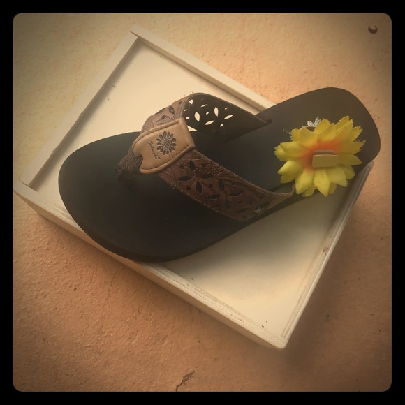 Flower ring - Picture 3 of 5